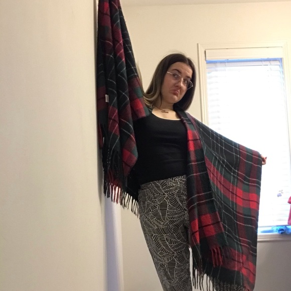 Plaid Blanket scarf - Picture 2 of 4